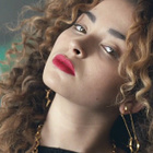 Ella Eyre se présente avec "Deeper"