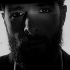 Yodelice dans le clip "Familiar Fire"