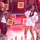 Rihanna et Eminem chantent "The Monster"