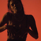 Nicole Scherzinger dans le clip coloré de "Bang"