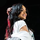 Rihanna chante l'inédit "American Oxygen"