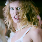 Elliphant joue les garces dans "Step Down"