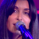 Jenifer chante "Encore et encore" en live