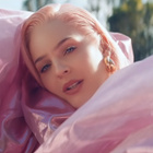 Anne-Marie fête son anniversaire en chanson
