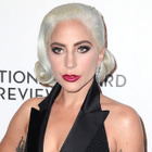 Lady Gaga reporte la sortie de "Chromatica"