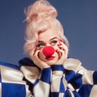 Katy Perry retrouve le sourire sur "Smile"