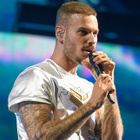 M. Pokora : "Je demande de la considération"
