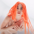 Ava Max se met à nu avec "Naked"
