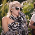 Miley Cyrus reprend "Gimme More"