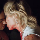 Miley Cyrus et Dua Lipa : le clip de "Prisoner"