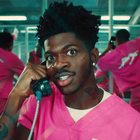 Lil Nas X en prison dans "Industry Baby"