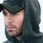 Enrique Iglesias troublé dans "Pendejo"