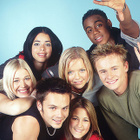 S Club 7 : le groupe continue malgré la douleur
