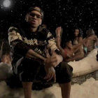 Chris Brown est très sexy pour le clip "Strip"