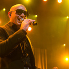 Pitbull invite Akon, Enrique sur "Global Warming"