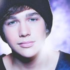 A. Mahone chante pour "Les Schtroumpfs 2"