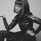 V V Brown continue sa mue avec "The Apple"