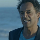 Yannick Noah à la plage dans le clip "On court"