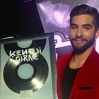 Kendji reçoit un double disque de platine