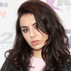 Charli XCX lâche "London Queen" : écoutez !
