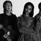 Rihanna dévoile le clip de "FourFiveSeconds"