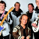 Passe-partout : son groupe enflamme un festival