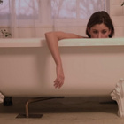 LÉON à fleur de peau dans le clip "Liar"