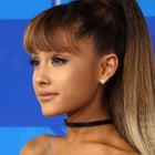 Ariana Grande "brisée" suspend sa tournée