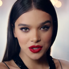 Hailee Steinfeld à Paris pour "Capital Letters"