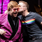 Taron Egerton rejoint Elton John sur scène