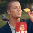 Musique de la pub "Lay's" : qui chante ?