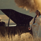 Faouzia et John Legend en duo sur "Minefields"