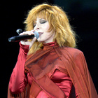 Mylène Farmer annule sa venue en Russie