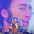 Paul McCartney chante avec John Lennon en live