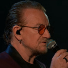 Bono reprend "With or Without You" sans U2