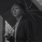 Beck mélancolique dans "Thinking About You"