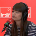 Clara Luciani fond en larmes en pleine interview