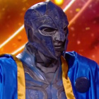 Mask Singer : le Gladiateur éliminé, qui se cachait sous le costume ?