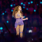 Shakira chute en plein concert