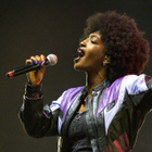 Ebony reprend un tube de Mylène Farmer