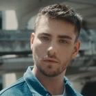 Julien Lieb fait "Autrement" dans son nouveau clip