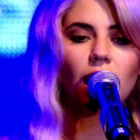 Marina & The Diamonds excelle sur "Radioactive"