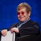 E. John : "Madonna, une stripteaseuse de foire"