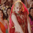 Iggy Azalea se croit à Bollywood dans "Bounce"