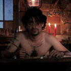 Soan délire dans le clip "Me laisse pas seul"