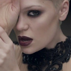 Jessie J présente le clip électrique de "Thunder"