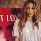Jennifer Lopez enchaîne avec "First Love"