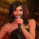Conchita Wurst chante au Parlement Européen