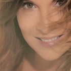 Hélène Segara dévoile son nouveau clip