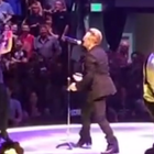 U2 : une fan très très chanceuse !